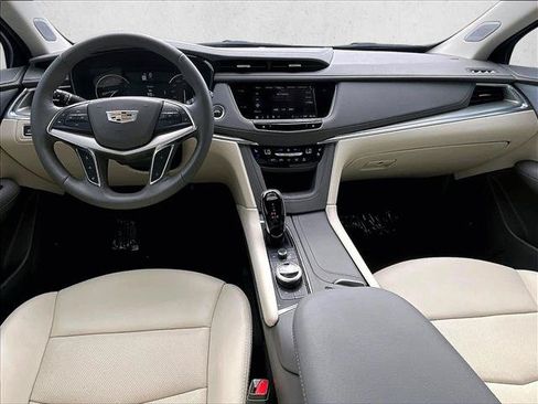 Used 2023 Cadillac XT5 Premium Luxury FWD image 16
