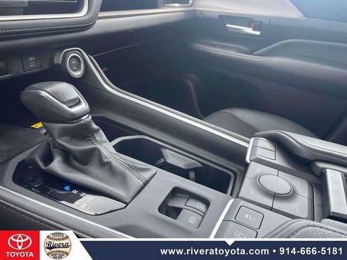 Certified 2024 Toyota Grand Highlander AWD image 32