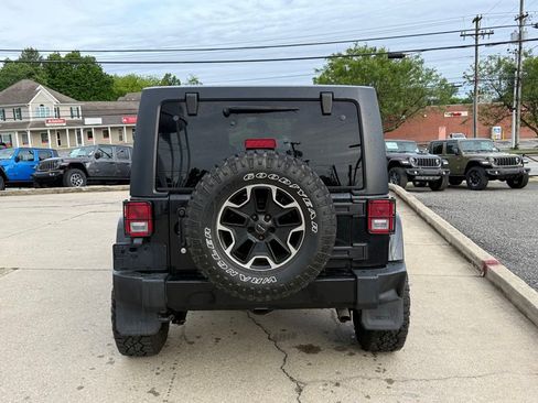 Used 2016 Jeep Wrangler Unlimited Sahara AWD/4WD image 7
