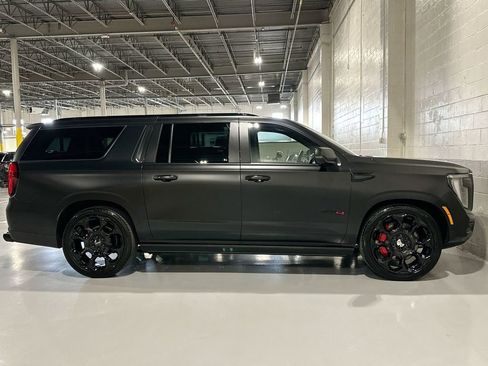 Used 2025 GMC Yukon XL AT4 Ultimate image 6