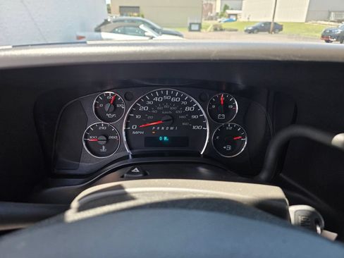 Used 2025 GMC Savana 2500 RWD image 8