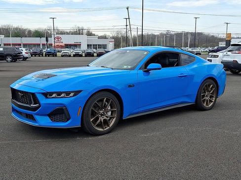 Used 2024 Ford Mustang GT Premium RWD image 3