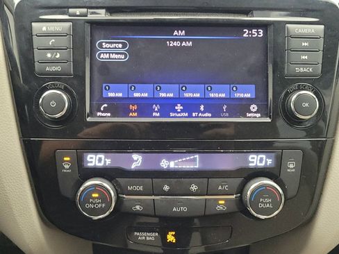 Used 2019 Nissan Rogue Sport SV image 25