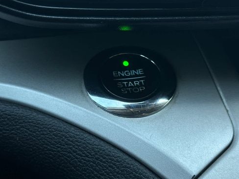 Used 2020 Ford Explorer XLT image 22