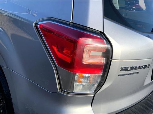 Used 2018 Subaru Forester 2.5i w/ Alloy Wheel Package AWD/4WD image 28