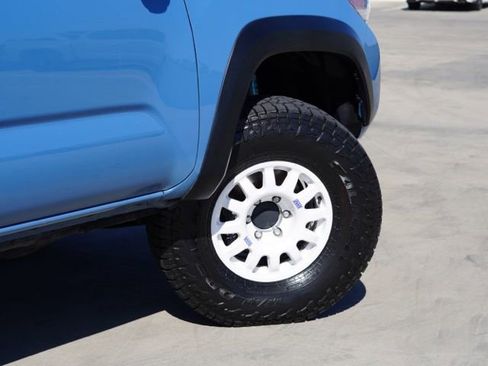 Used 2018 Toyota Tacoma TRD Pro AWD/4WD image 8