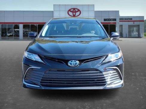 Certified 2022 Toyota Camry LE image 2