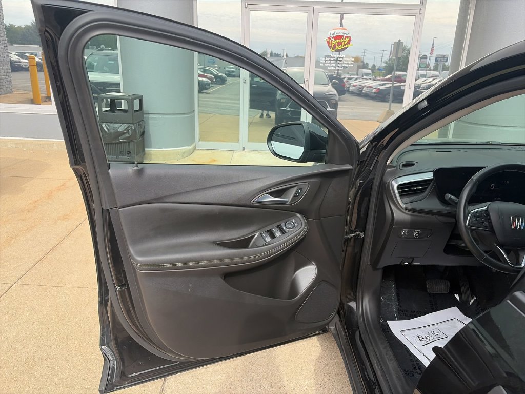 Used 2024 Buick Encore GX Preferred w/ Comfort Package FWD image 11