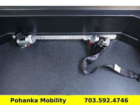 Used 2024 Chrysler Voyager LX image 29