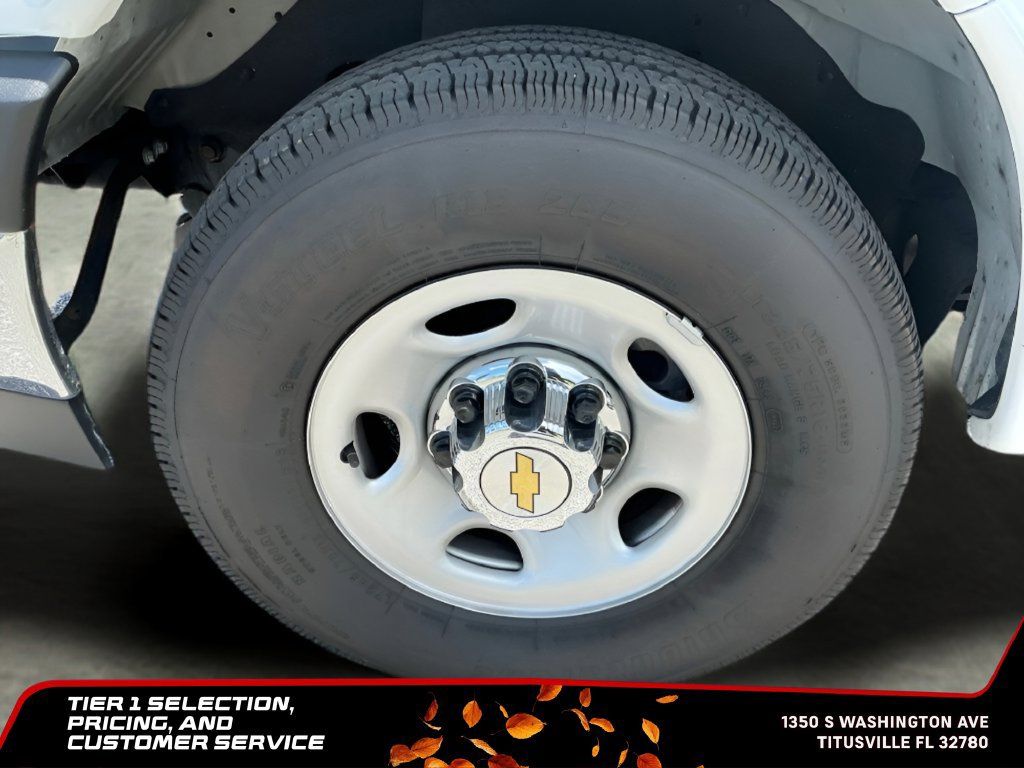Used 2025 Chevrolet Express 3500 LT w/ LT Preferred Equipment Group RWD image 39