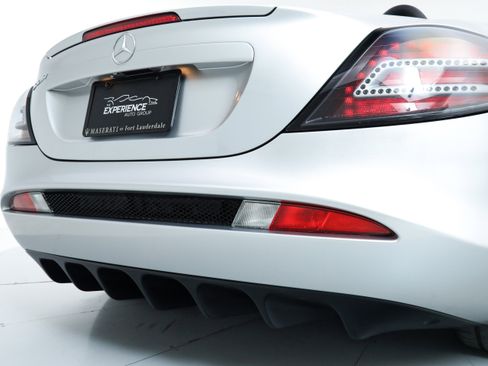 Used 2008 Mercedes-Benz SLR image 17