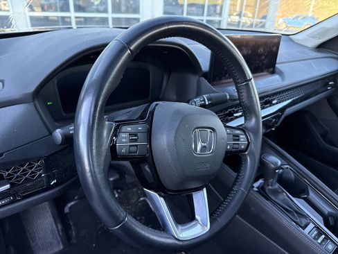 Used 2023 Honda Accord Touring image 9