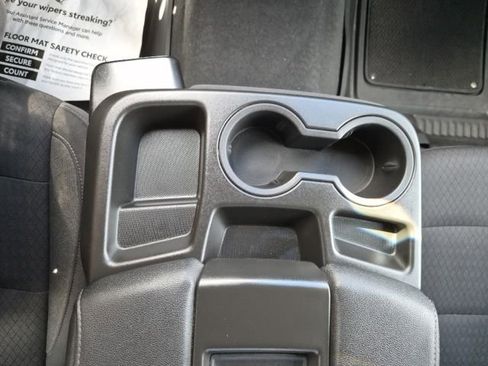 Used 2022 Chevrolet Silverado 1500 LT w/ Z71 Off-Road Package AWD/4WD image 31