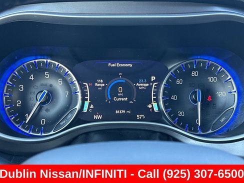 Used 2022 Chrysler Pacifica Touring-L FWD image 39
