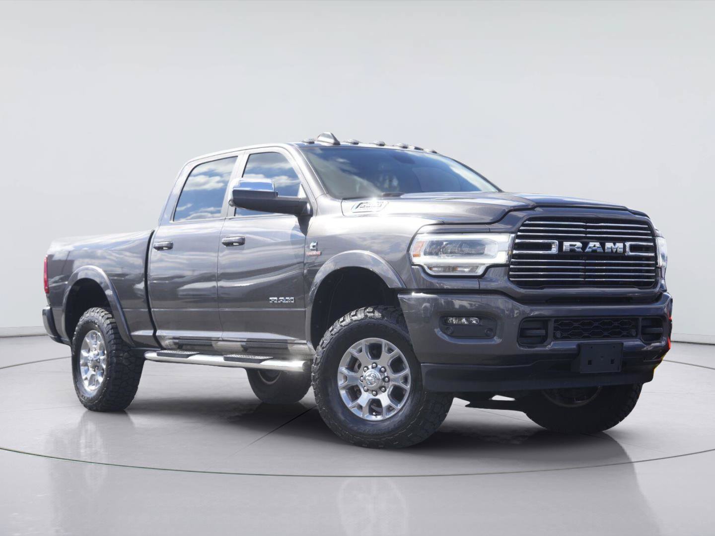 Used 2022 RAM 2500 Laramie AWD/4WD image 2