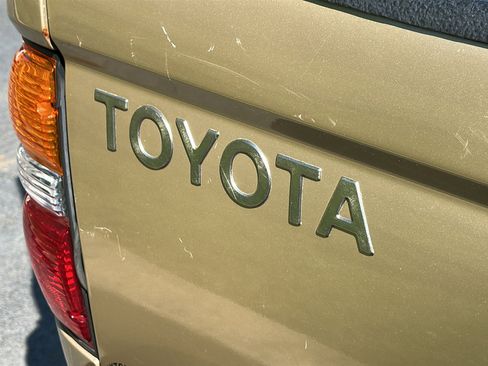 Used 2003 Toyota Tacoma 2WD Regular Cab image 11