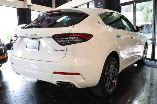 Used 2023 Maserati Levante GT AWD/4WD image 15