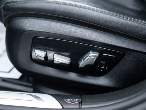 Used 2018 BMW 750i xDrive image 41