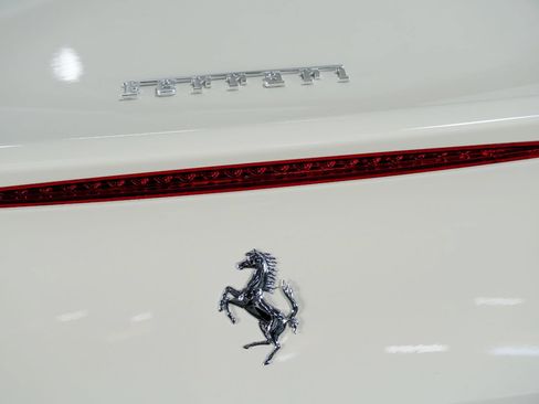 Used 2016 Ferrari California T RWD image 22