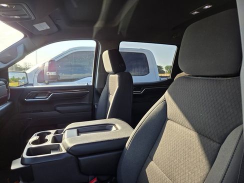 Used 2023 Chevrolet Silverado 1500 LT AWD/4WD image 2