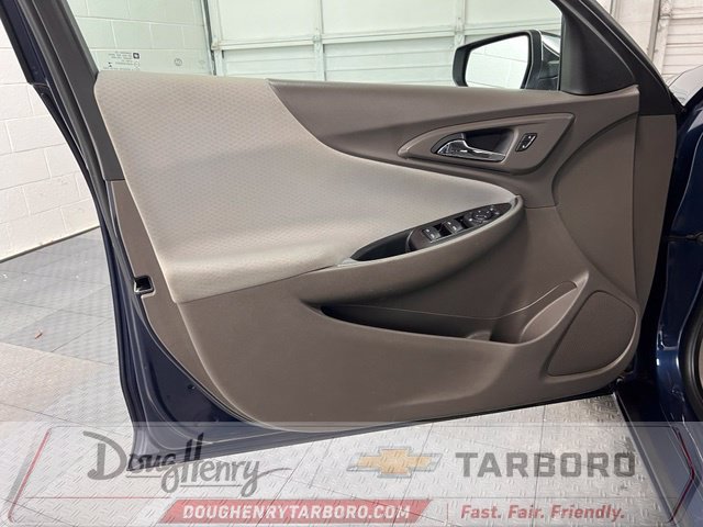 Used 2020 Chevrolet Malibu LT FWD image 25