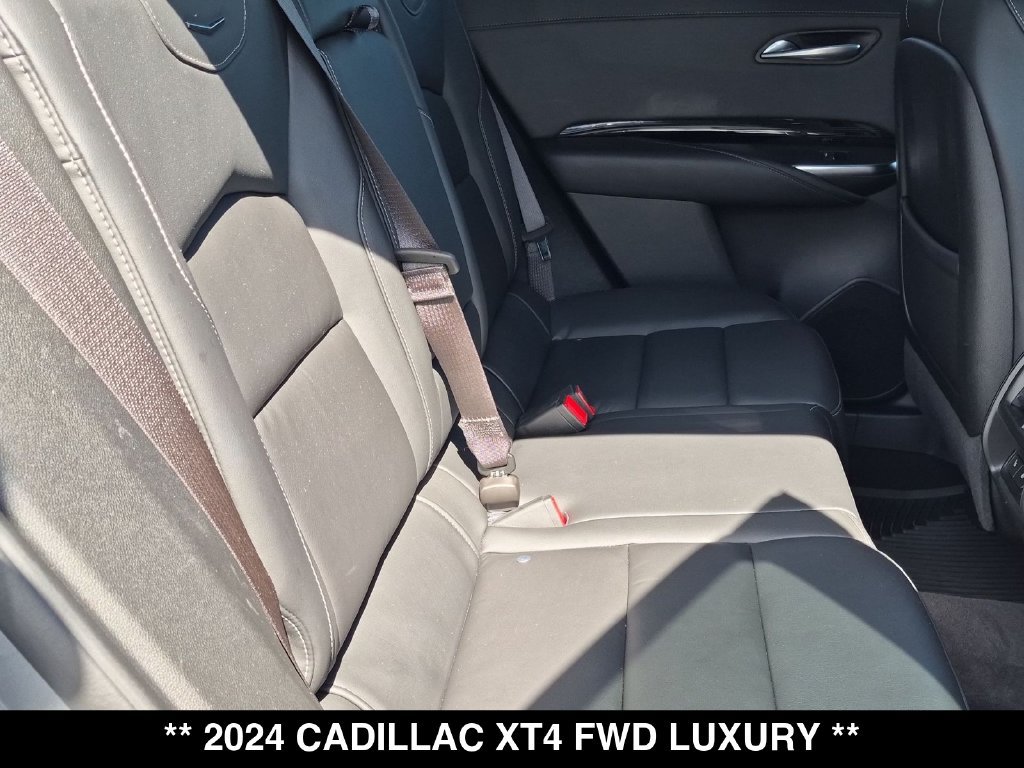Used 2024 Cadillac XT4 Luxury w/ Cold Weather Package FWD image 26
