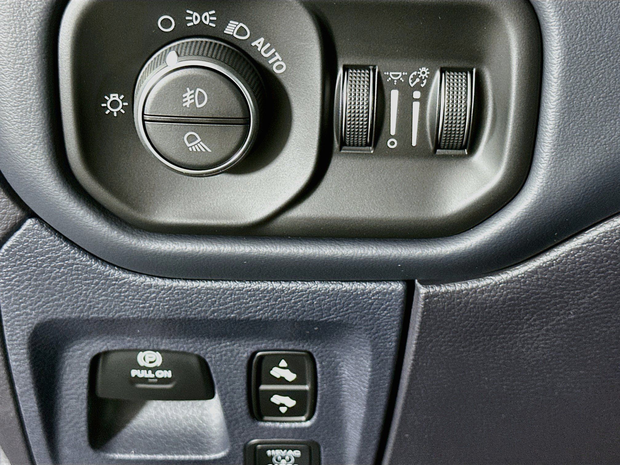 Used 2019 RAM 1500 Limited AWD/4WD image 17