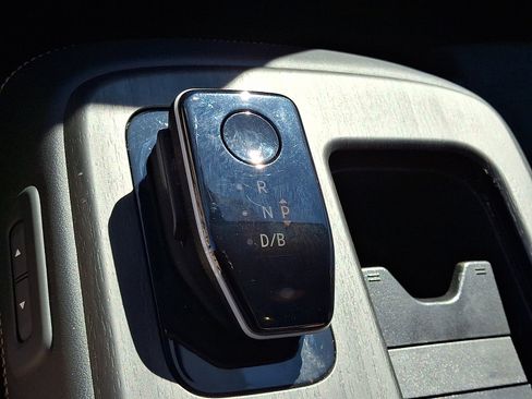 Certified 2023 Nissan Ariya FWD image 17