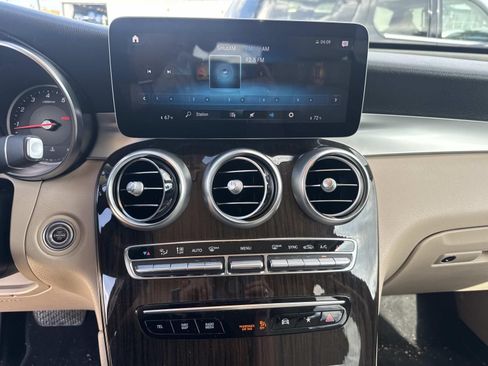 Used 2022 Mercedes-Benz GLC 300 image 25