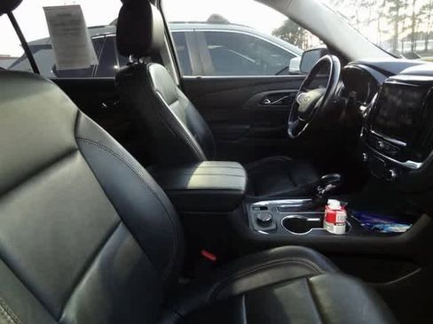 Used 2021 Chevrolet Traverse Premier w/ Redline Edition image 9