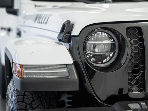 Certified 2022 Jeep Gladiator Mojave AWD/4WD image 10