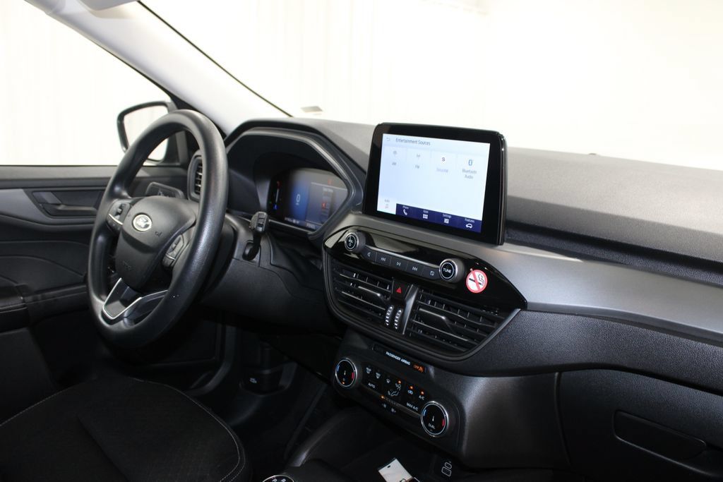 Used 2025 Ford Escape Active AWD/4WD image 32