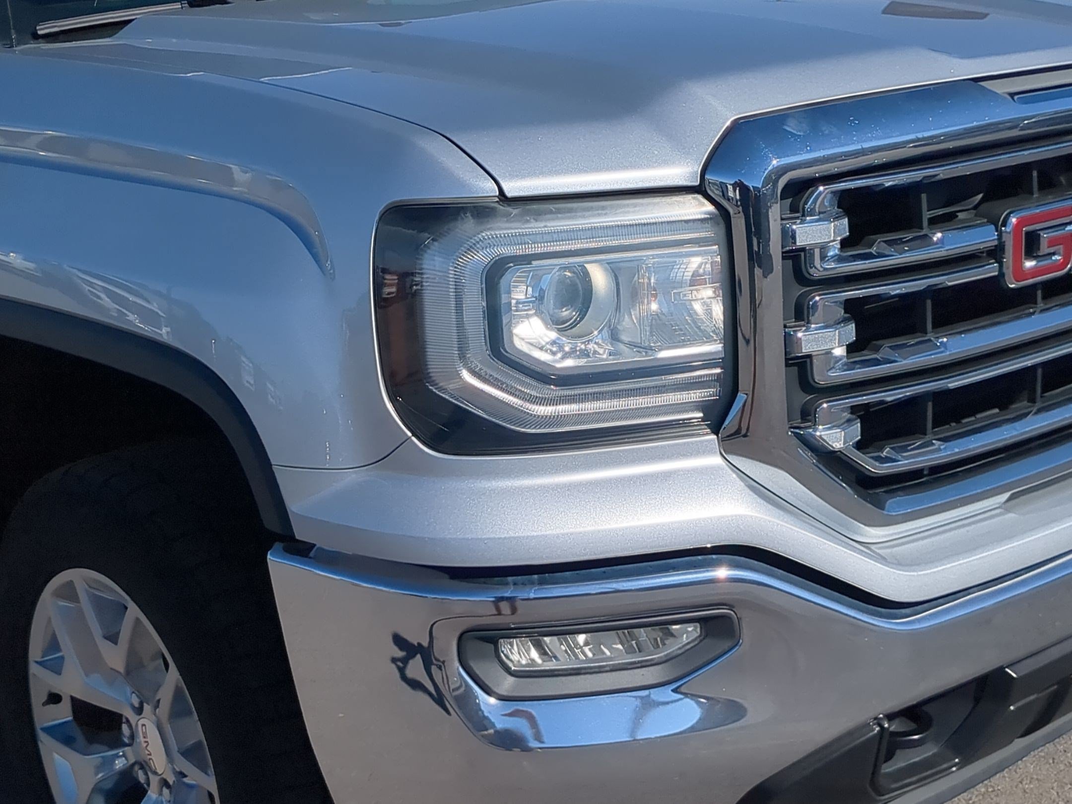 Used 2018 GMC Sierra 1500 SLT w/ SLT Premium Package AWD/4WD image 10