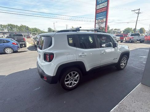 Used 2017 Jeep Renegade Latitude FWD image 6