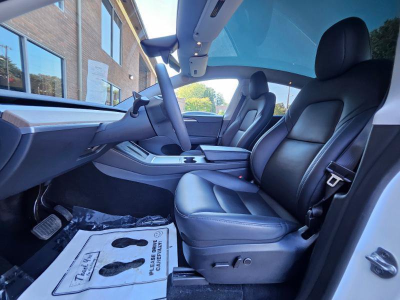 Used 2025 Tesla Model Y Long Range AWD/4WD image 36