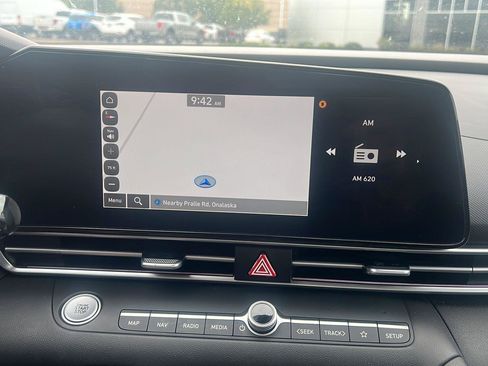 Used 2024 Hyundai Elantra SEL FWD image 17
