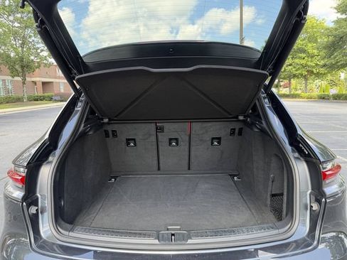 Used 2023 Porsche Macan AWD/4WD image 44