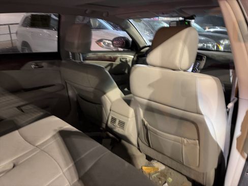 Used 2011 Toyota Avalon Limited image 11