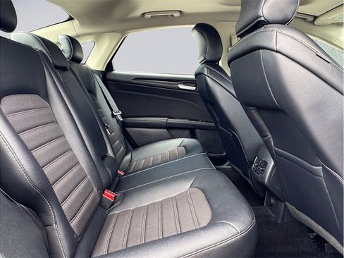 Used 2018 Ford Fusion SE w/ Equipment Group 201A FWD image 25