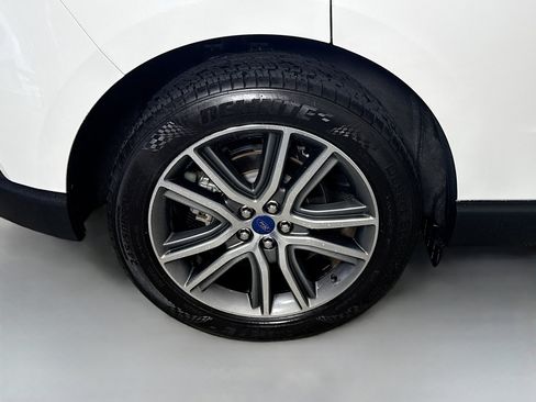 Used 2021 Ford Edge Titanium FWD image 33