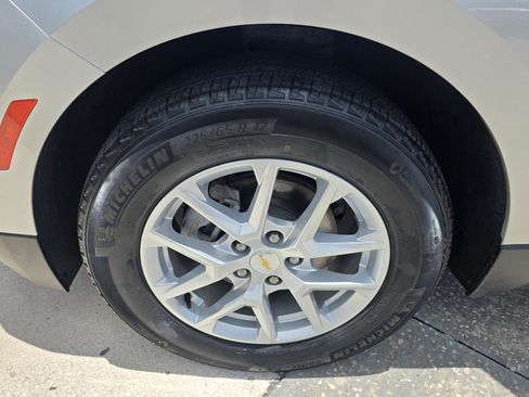 Used 2022 Chevrolet Equinox LS FWD image 7