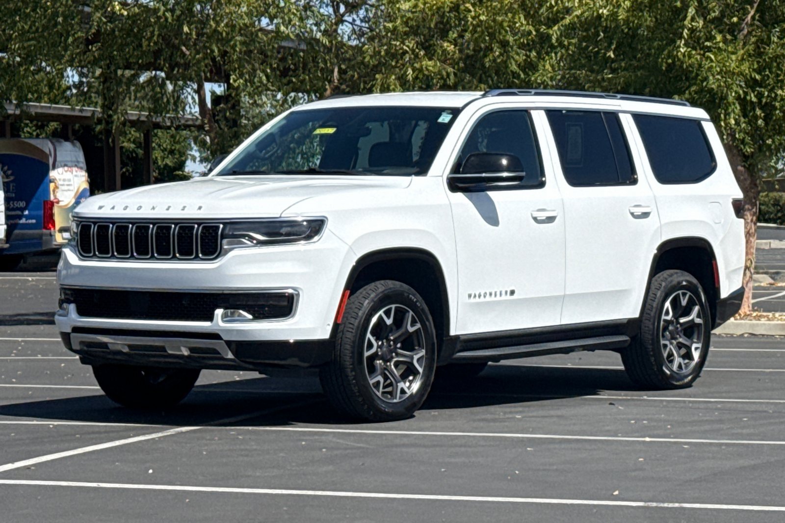 Used 2024 Jeep Wagoneer Series III AWD/4WD image 16