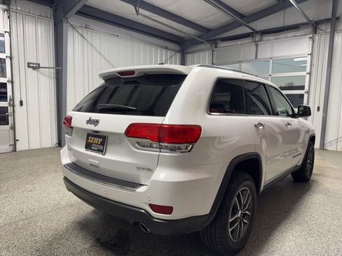 Used 2018 Jeep Grand Cherokee Limited image 17