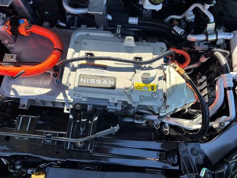 Certified 2023 Nissan Ariya FWD image 33