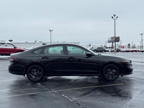 Certified 2025 Honda Accord SE image 2