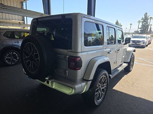 Used 2023 Jeep Wrangler Unlimited Sahara AWD/4WD image 2