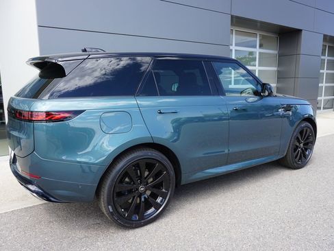 New 2025 Land Rover Range Rover Sport Dynamic SE image 4