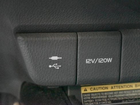 Used 2018 Toyota Camry L image 24