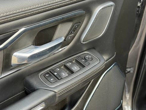 Used 2024 RAM 1500 Laramie AWD/4WD image 12