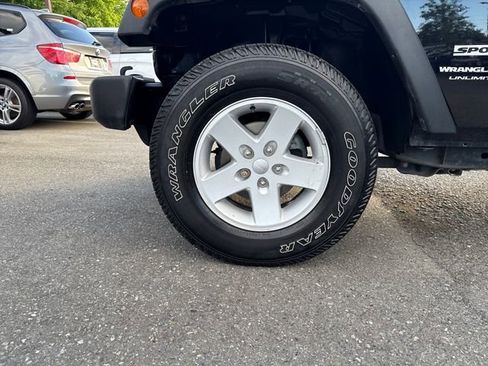 Used 2018 Jeep Wrangler Unlimited Sport S AWD/4WD image 26
